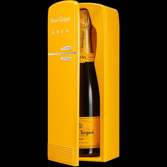 Limited Edition Veuve SMEG Fridge - Mint Condition!!! - Picture 2 of 6